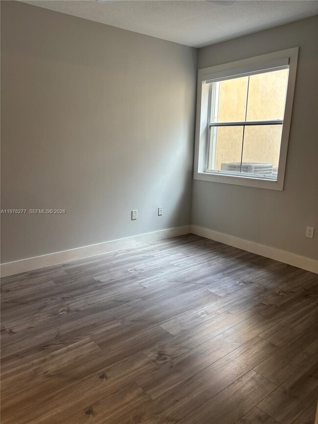 Building Photo - 6700 NW 114th Ave