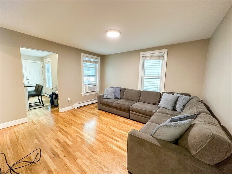 Building Photo - 62 L St