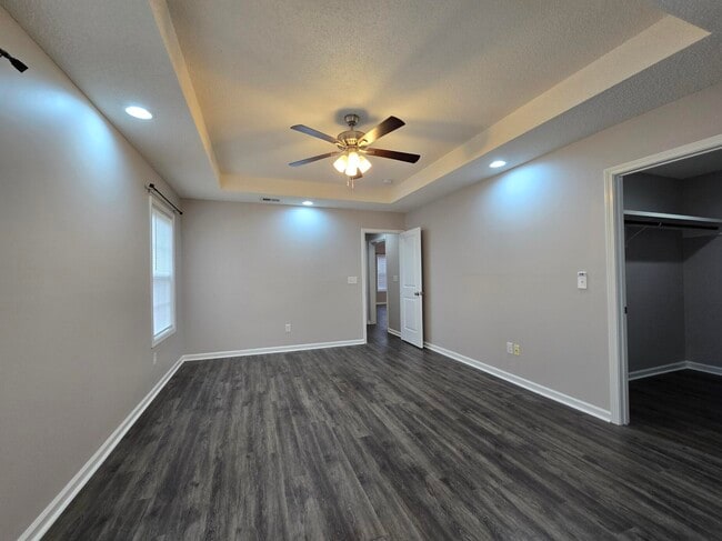 Building Photo - 810 Slidingrock Ln