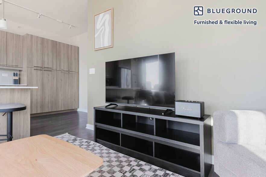 Building Photo - 730 W Couch Pl