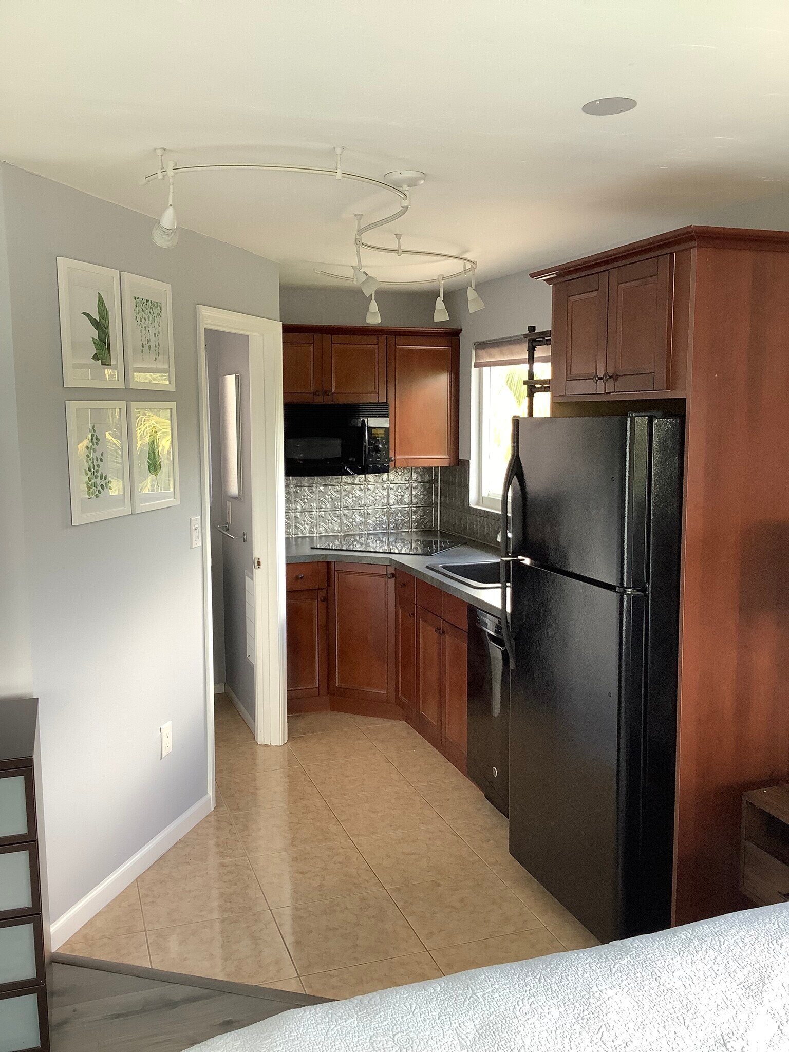 Building Photo - 3020 NE 15th Ave