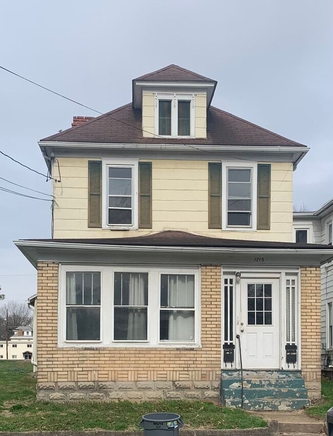 Building Photo - 1715 Park St