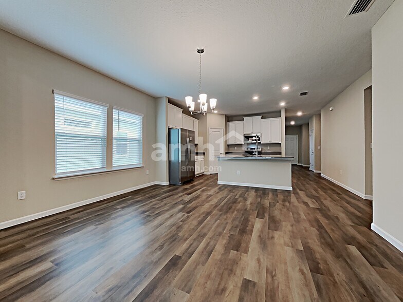 Building Photo - 152 Edge Park Trl