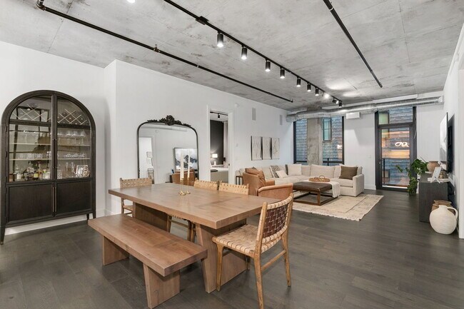 Building Photo - 111 S Peoria St