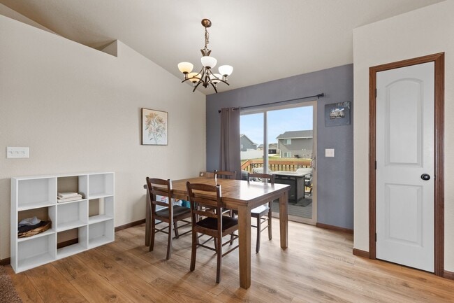 Building Photo - 4 BED | 3 BATH | DOUBLE GARAGE | RAPID VALLEY