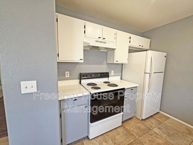Building Photo - 1444 Star Rd