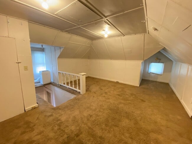 Building Photo - 155 Frambes Ave