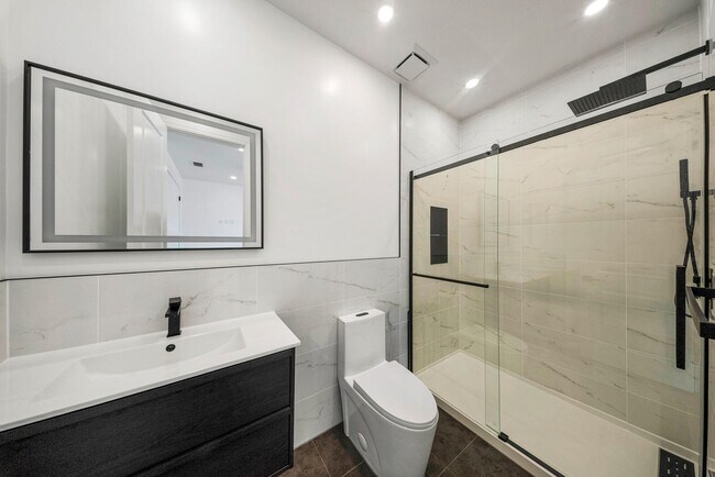 Building Photo - 9065 Watercrest Cir E