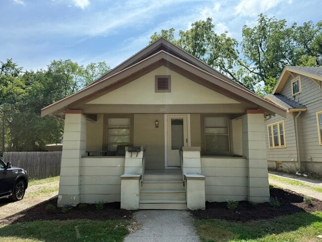 Primary Photo - 201 Koch Ave