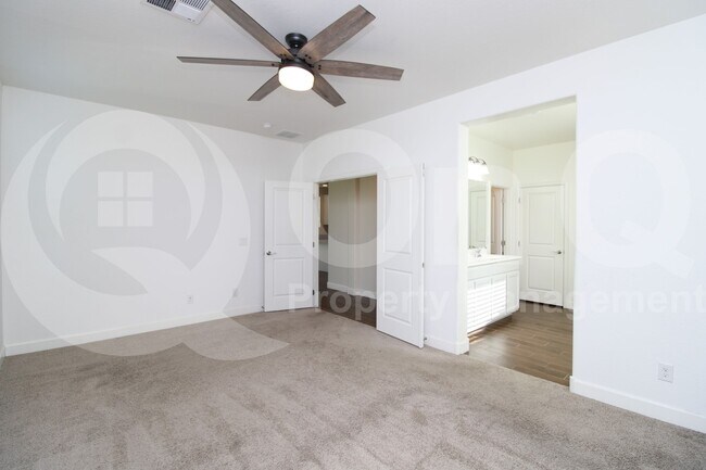 Building Photo - 624 E Vail Ln