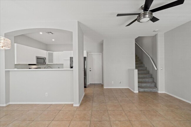 Building Photo - Contemporary 3 Bedroom Townhouse in Gated Community