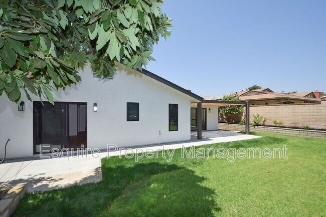 Building Photo - 1530 Dapple Ave