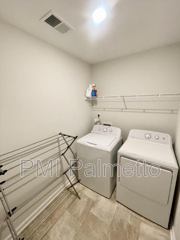 Building Photo - 633 Wooster Dr