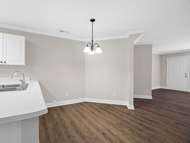 Building Photo - Freshly Renovated 2 BR, 2.5 BA Townhome Mi...