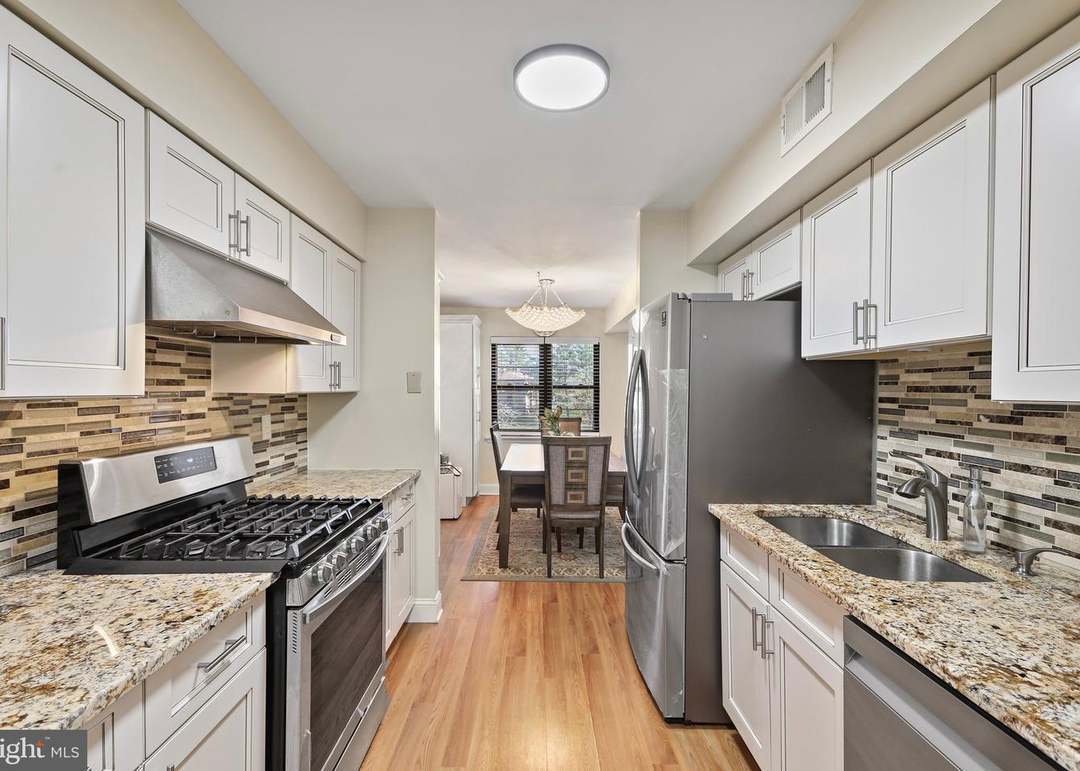 Building Photo - 2032 Old Stone Mill Dr