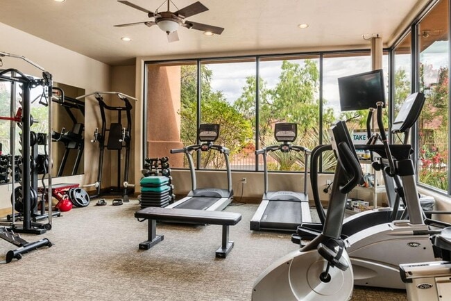 Building Photo - Beautiful Fully Furnished home in an Exclu...