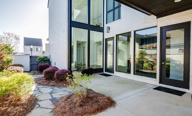 Building Photo - 7092 Fain Park Dr