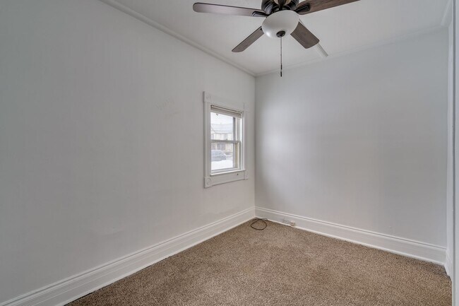 Building Photo - 149 Maple St