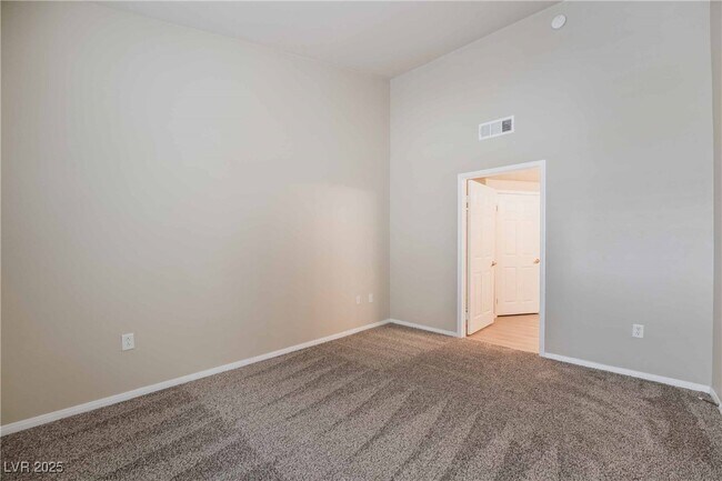 Building Photo - 10001 Peace Way