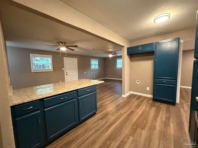 Building Photo - 932 Fremont Ave