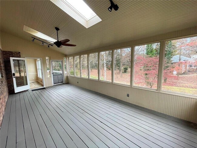 Building Photo - 1150 Falstaff Dr