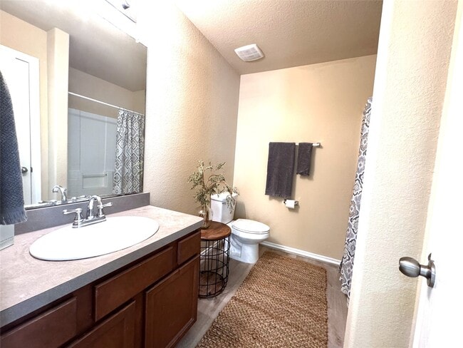 Building Photo - 822 Katydid Ct