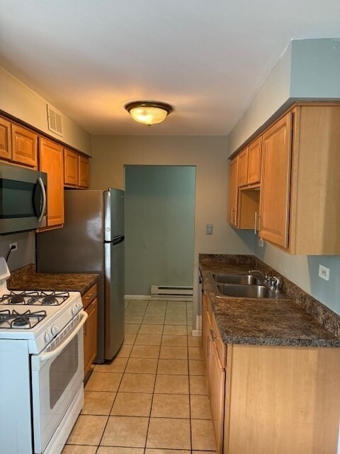 Building Photo - 1810 W Hatherleigh Ct