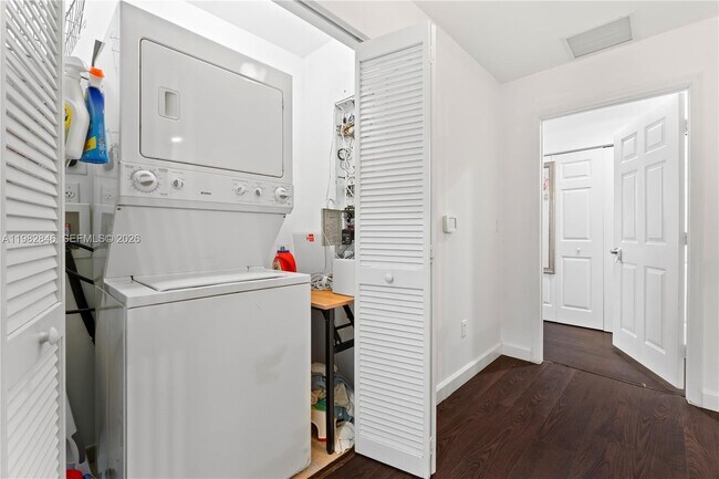 Building Photo - 8395 SW 73rd Ave