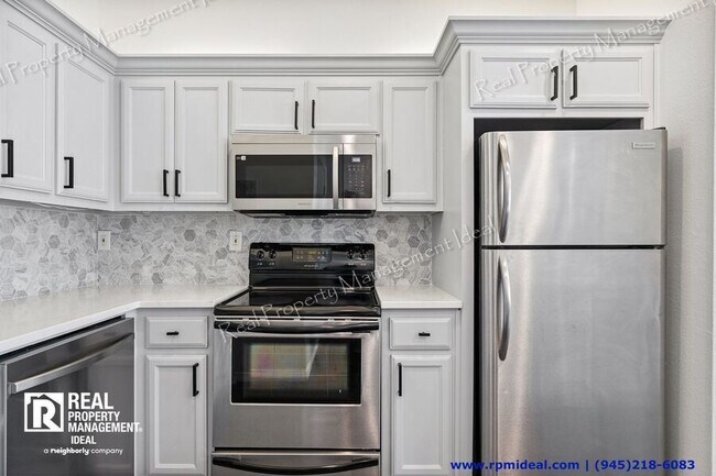 Building Photo - 4104 N Hall St