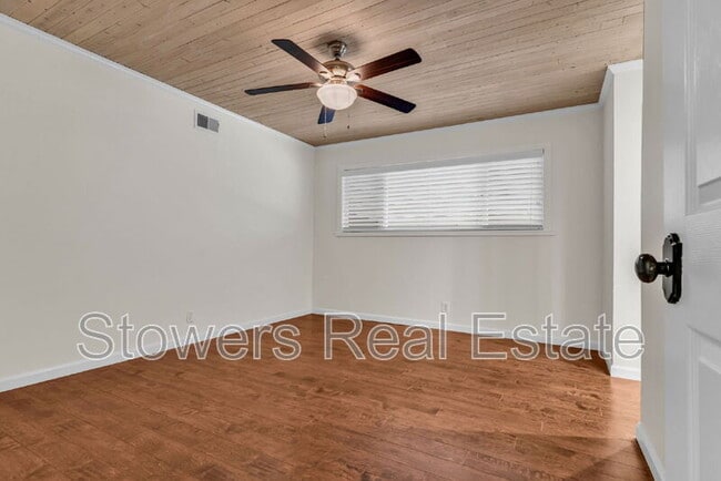 Building Photo - 3928 Dartmouth Way