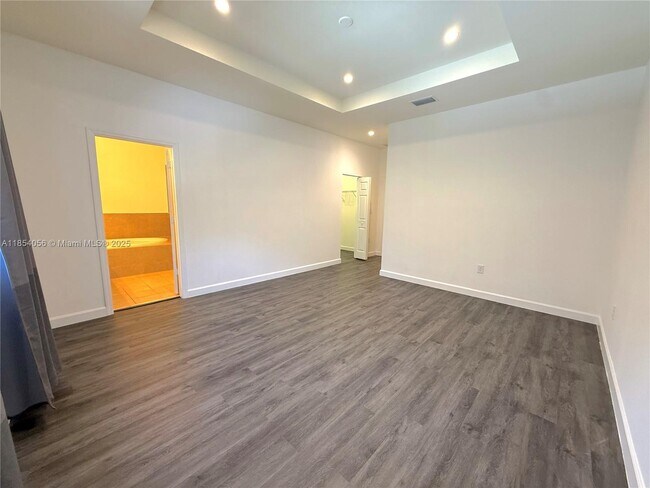 Building Photo - 4228 SW 166th Ct