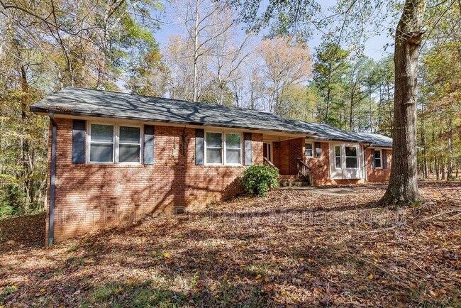 Building Photo - 1060 Windbrooke Ct