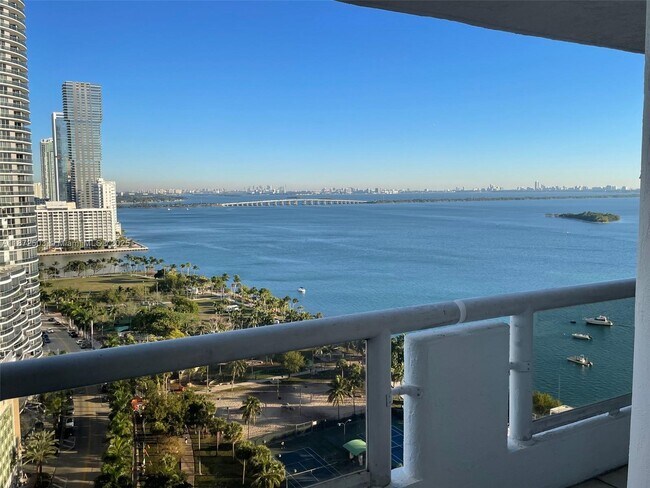 Building Photo - 1717 N Bayshore Dr