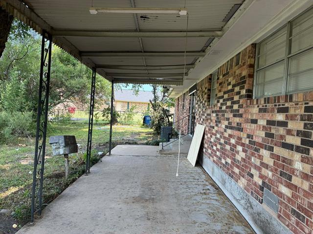Building Photo - 610 S Rike St