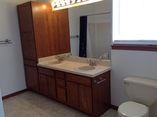 Building Photo - 2111 Gray Hawk Dr