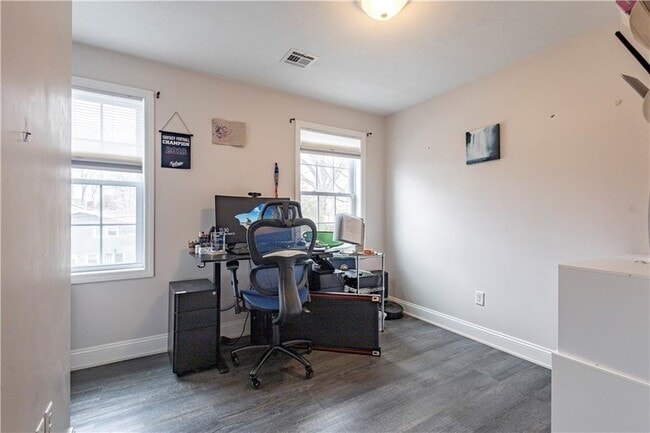 Building Photo - 88 Phillip Ave