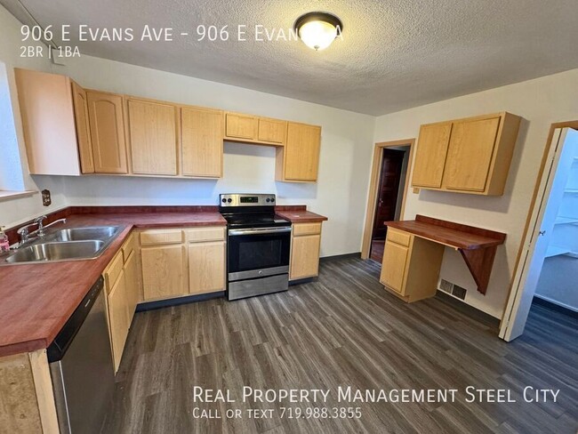 Building Photo - Charming 2 bed 1 bath Apartment