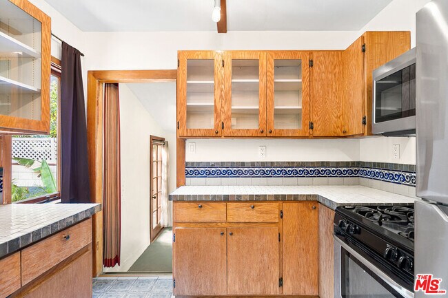 Building Photo - 4171 Kraft Ave