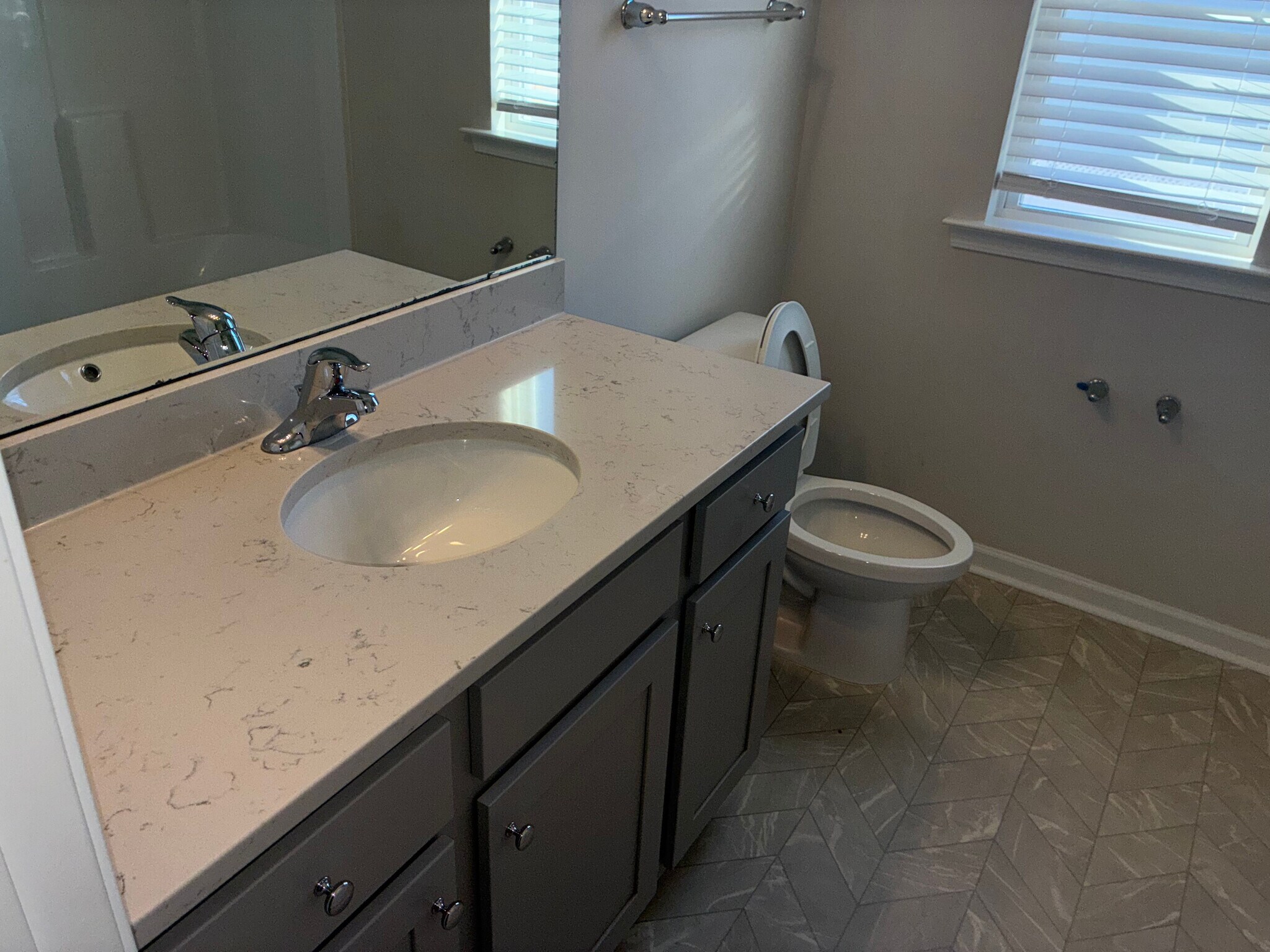 Building Photo - Room in House on Hopper Cir