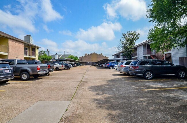Building Photo - 9350 Country Creek St