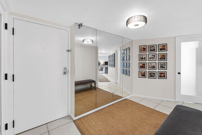 Building Photo - 5420 N Ocean Dr