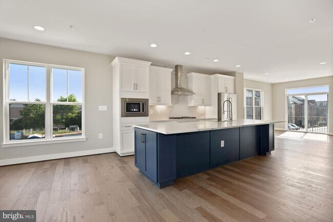 Building Photo - 22958 Clarence Walk Ter