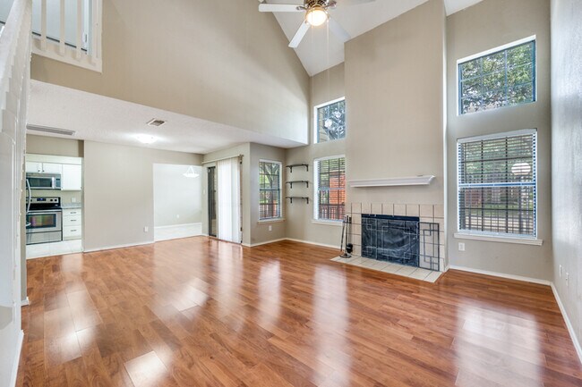 Building Photo - 406 Santa Fe Trail