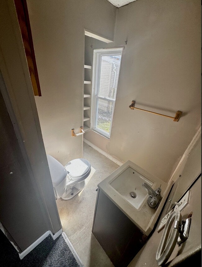 Building Photo - Affordable 3-bedroom, 1.5-bath, 2-story home!