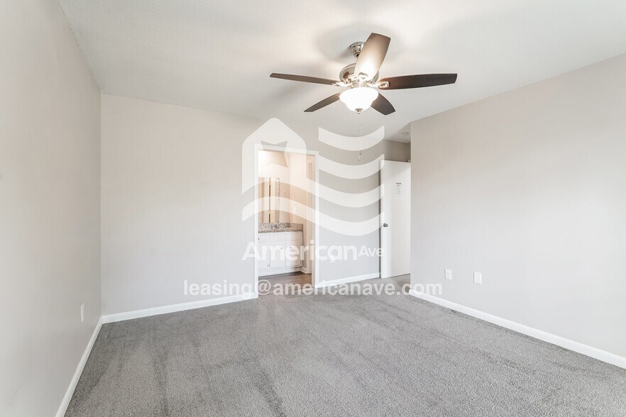 Building Photo - 3409 Knollcrest Rd