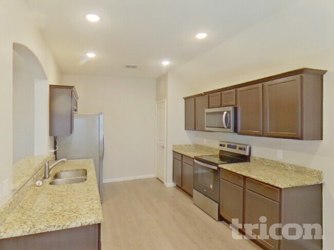 Building Photo - 110 Columbia St