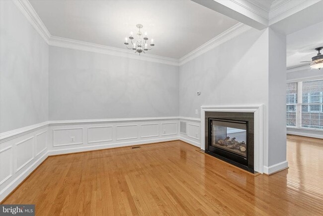 Building Photo - 2425 Huntington Park Dr