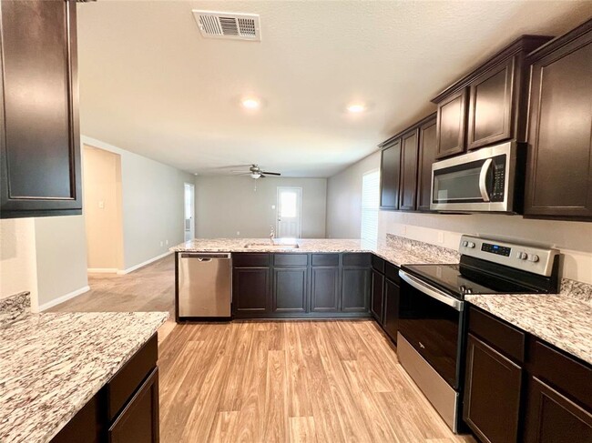 Building Photo - 1033 Riverdale Cove