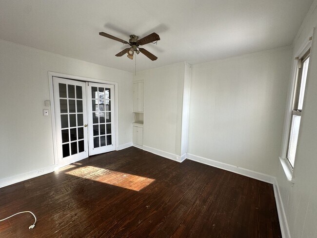 Building Photo - 210 Norway Ave