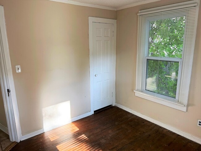 Building Photo - 1200 S Atlanta Pl